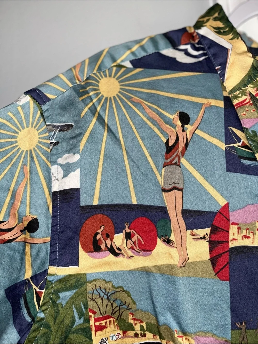 Reyn Spooner Egyptian Cotton Hawaiian Art Deco Print Short Sleeve Button Down - Picture 3 of 11